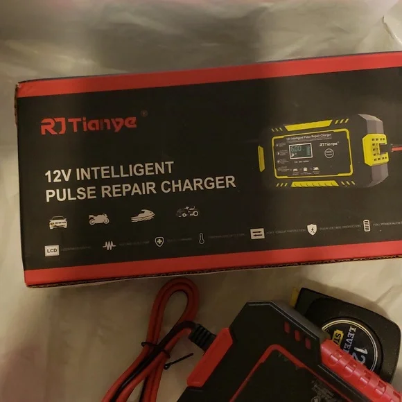 Brand New Car Battery Charger Never Used - Picture 2 of 5